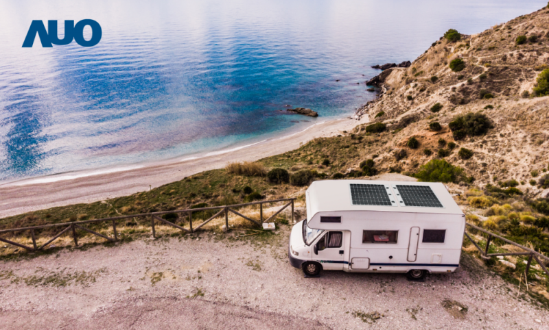 「可撓輕量化太陽光電板SunCurva」使用輕量特殊耐候型複合板取代傳統太陽能板的玻璃前板，不僅降低70%重量，每米平方僅3Kg；具有抗衝擊性能及通過電磁相容性測試，可應用於交通運輸工具，如露營車、遊艇等